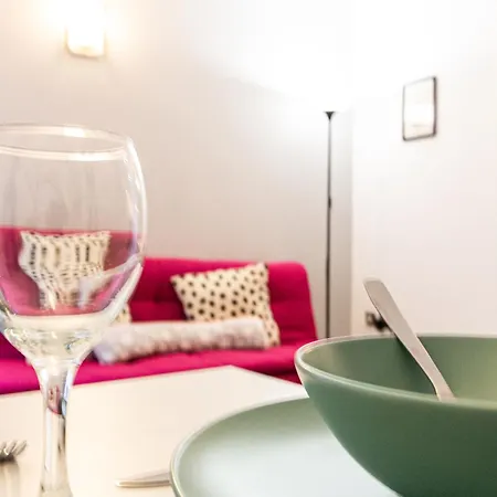 Apartment Cosy Escape - 1bed With Balcony *